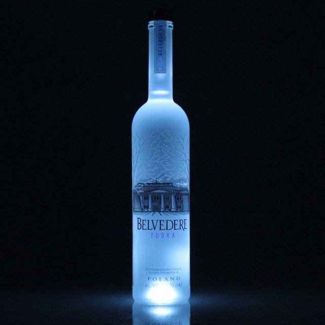 Belvedere “Night Saber” 70cl - Secret Drinks